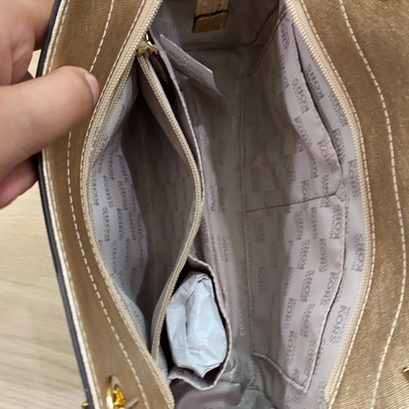 Purse - Picture 3 of 5